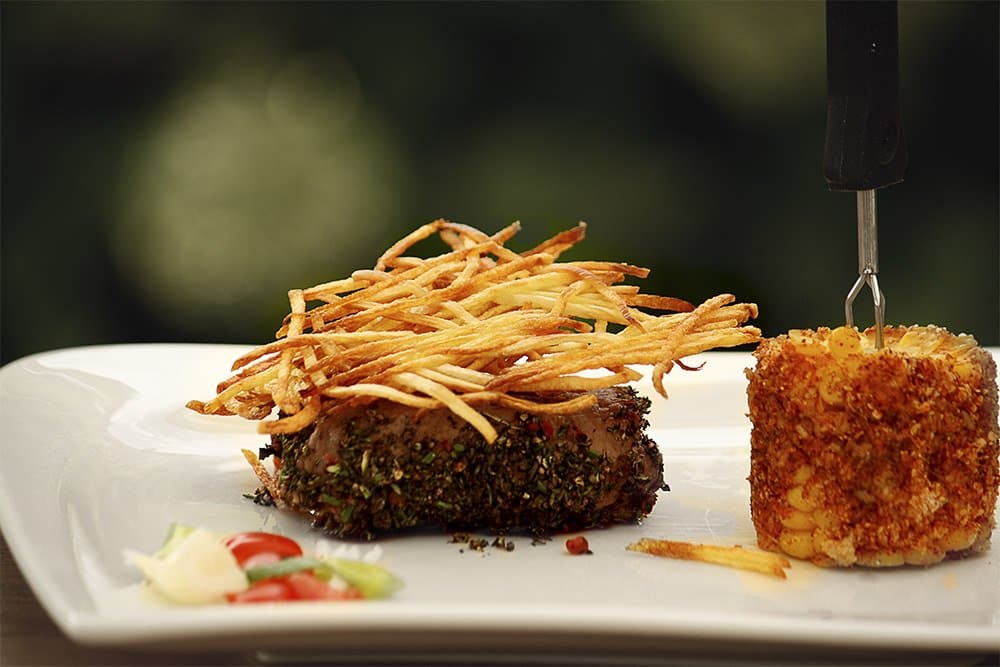 Petersilienwurzel Rösti mit Kräuter-Beeren Steak