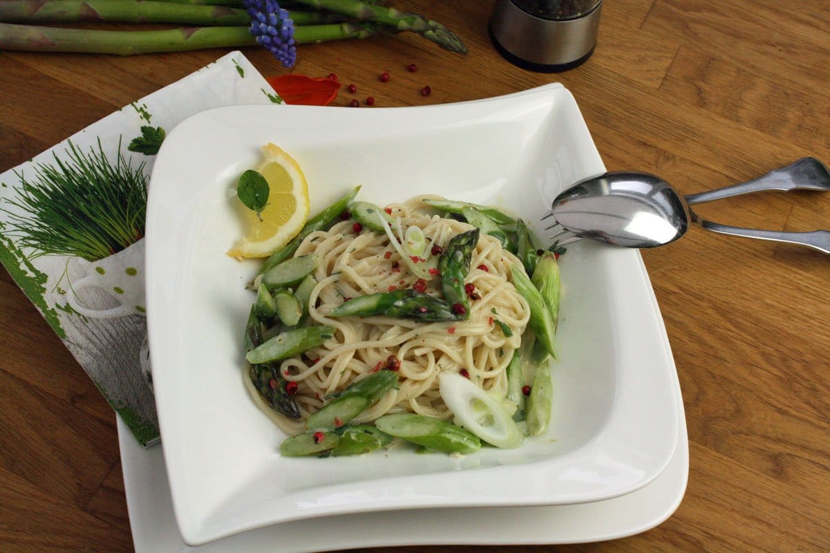 Spaghetti mit grünem Spargel